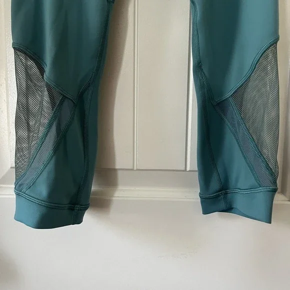 Lululemon Forget The Sweat Crop 21" Turquoise Sea Size 6 Mesh Details Teal Blue - Picture 6 of 15